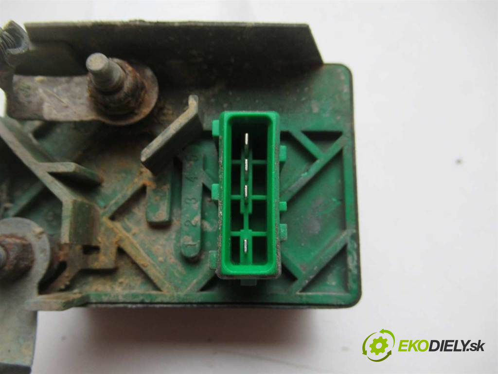 Peugeot 307       0  relé sviečok žhavenia 9639912580