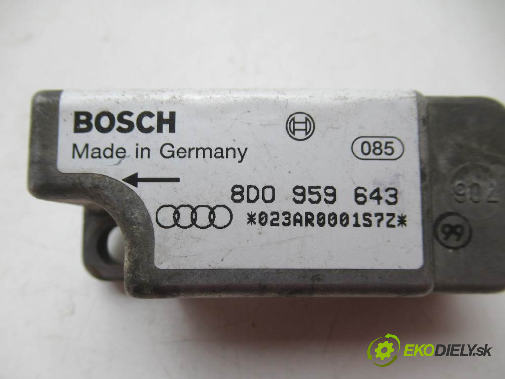 Audi A4 B5       0  snímač nárazu 8D0959643