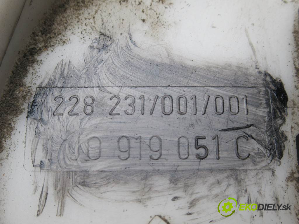 Audi A3 8L       0  pumpa paliva vnitřní 1J0919051C