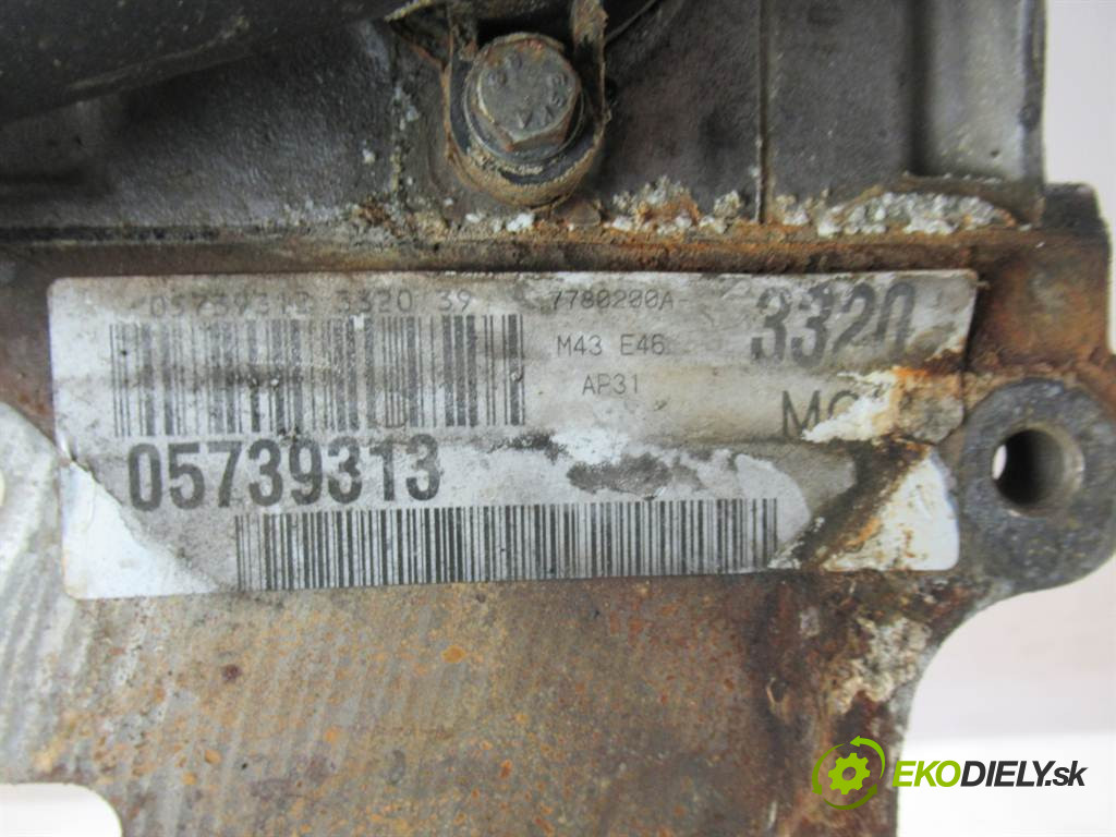 BMW 3 E46       0  motor M43B19