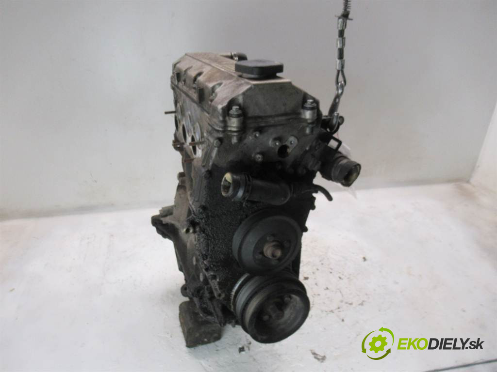 BMW 3 E46       0  motor M43B19