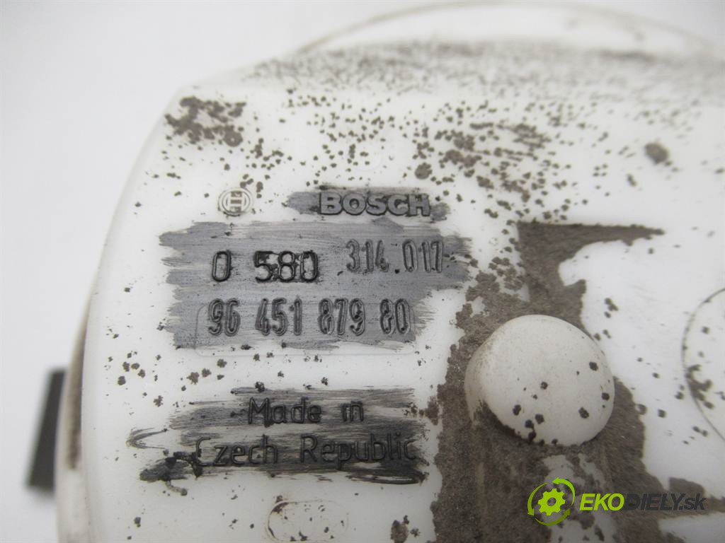 Citroen C2       0  pumpa paliva vnútorná 9645187980