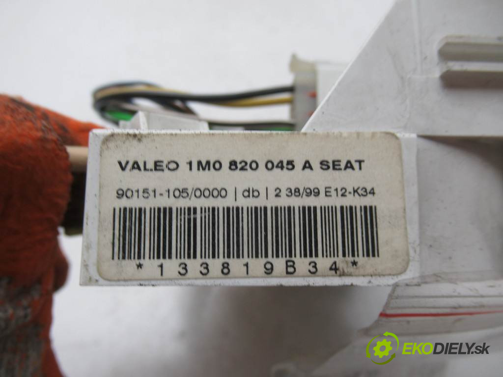 Seat Toledo II       0  panel ovládania kúrenia 1M0820045A