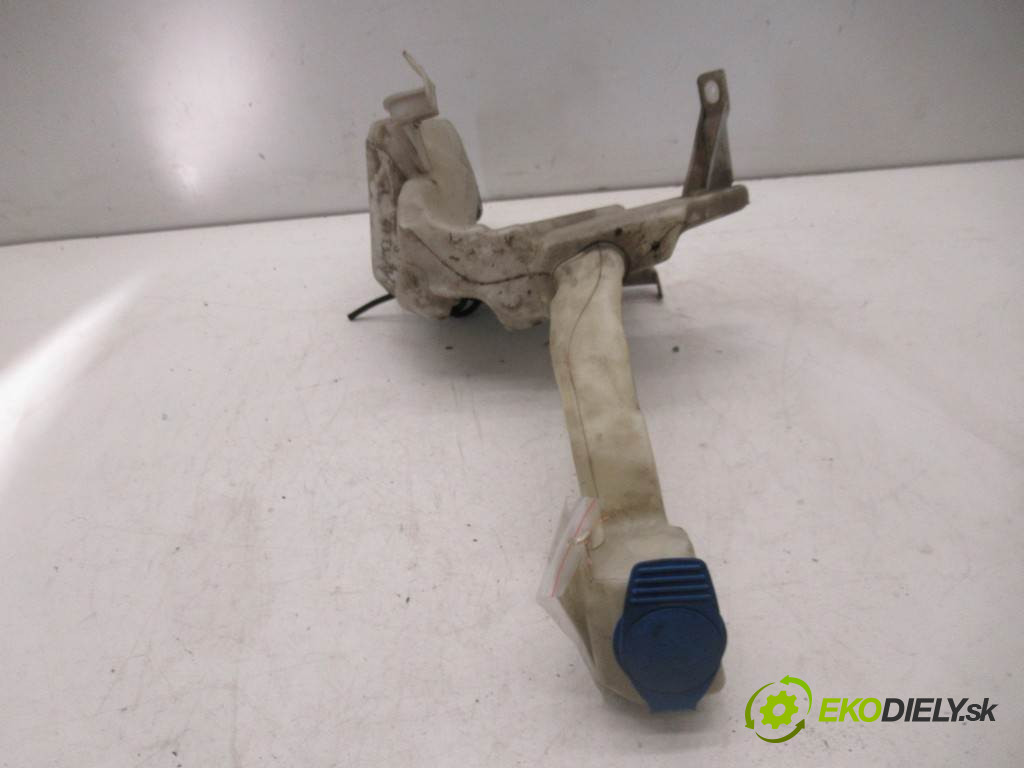 Volkswagen Passat B5 FL       0  nádržka ostřikovačů 3B0955453AF