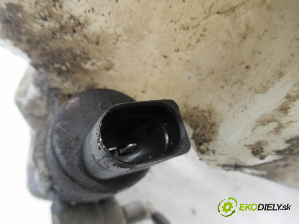 Volkswagen Passat B5 FL       0  nádržka ostřikovačů 3B0955453AF