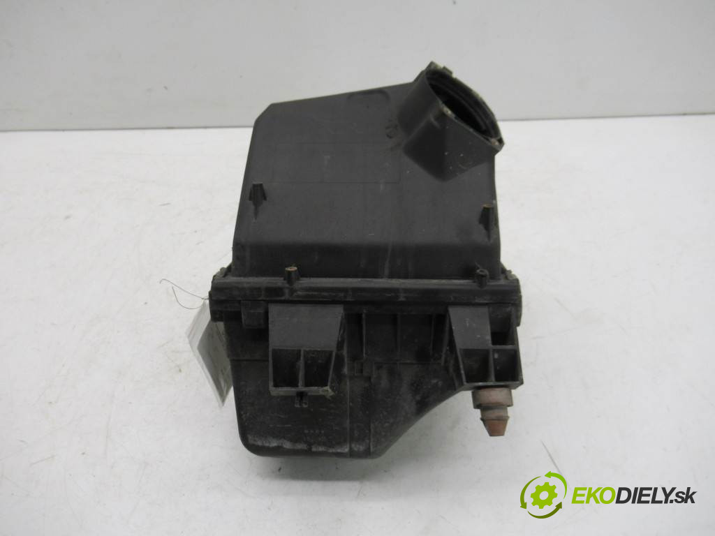 Audi A4 B5       0  obal filtra vzduchu 058133837