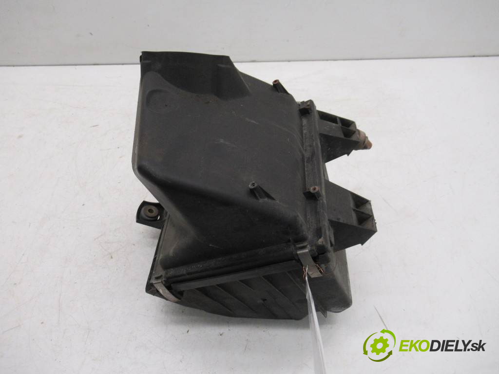 Audi A4 B5       0  obal filtra vzduchu 058133837