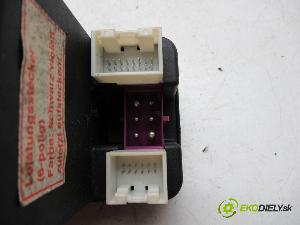 Audi A4 B5       0  motorek centrálního zámku 4A0862257J