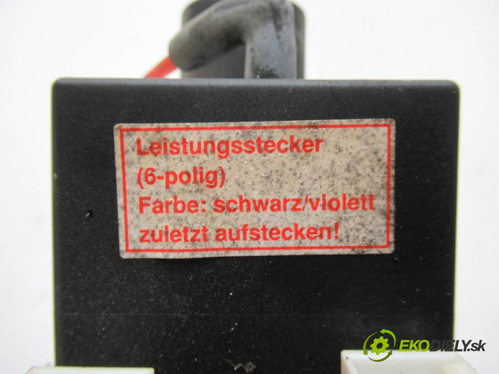 Audi A4 B5       0  motorek centrálního zámku 4A0862257J