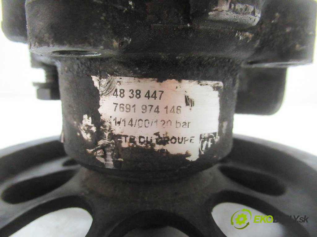 Saab 9-5       0  pumpa servočerpadlo 4838447