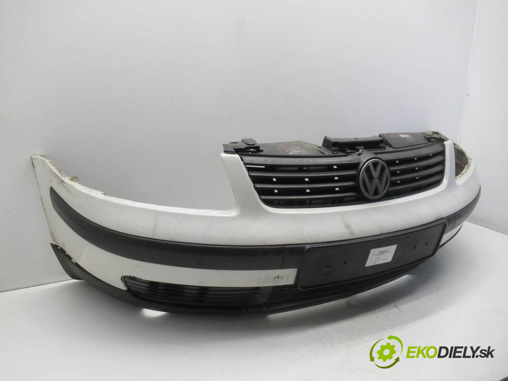 Volkswagen Passat B5       0  nárazník predný
