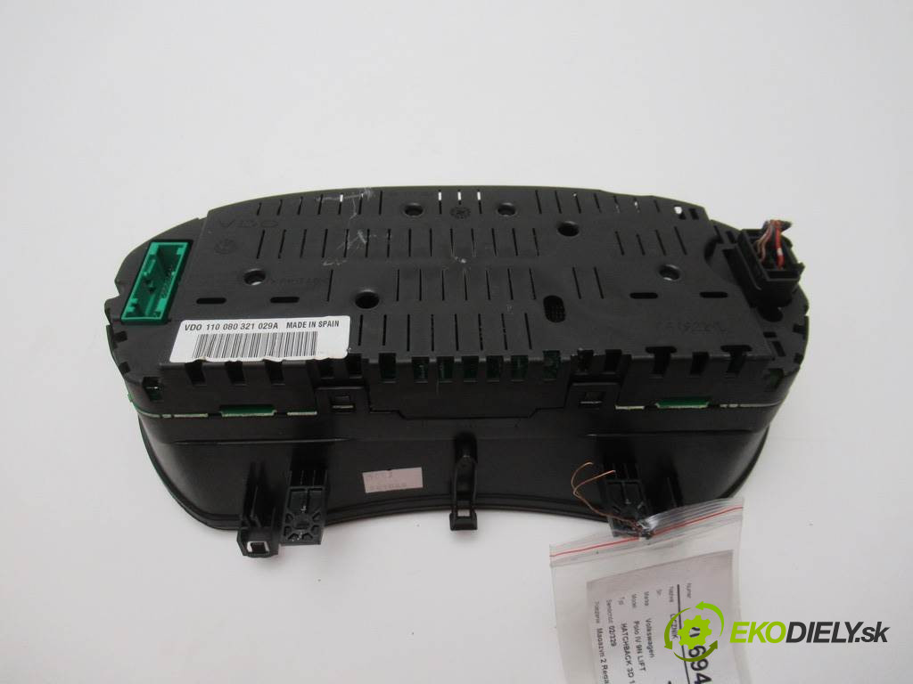 Volkswagen Polo IV 9N LIFT       0  prístrojovka 6Q0920823R