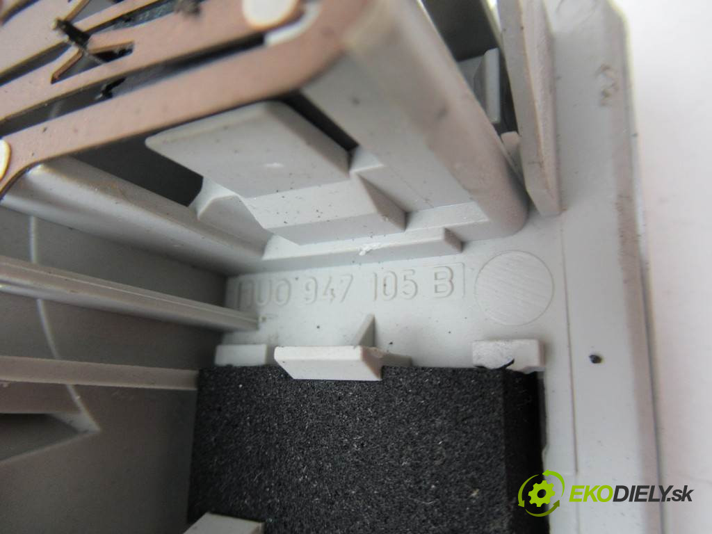 Skoda Octavia I LIFT       0  svetlo svetlo 1U0947105B