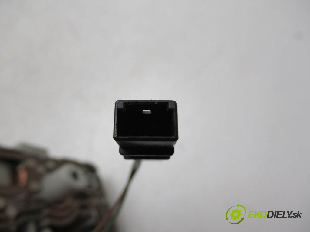 Skoda Octavia I LIFT       0  svetlo svetlo 1U0947105B