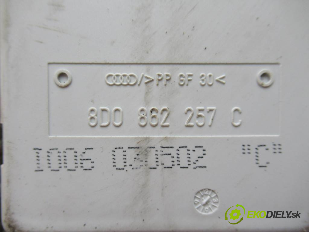 Audi A3 8L FL       0  motorek centrálního zámku 8D0862257C