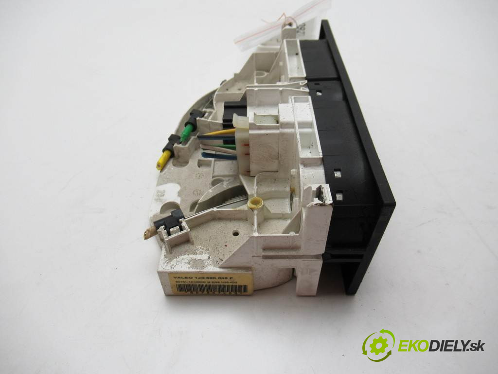Volkswagen Golf IV       0  panel ovládaní topení 1J0820045F