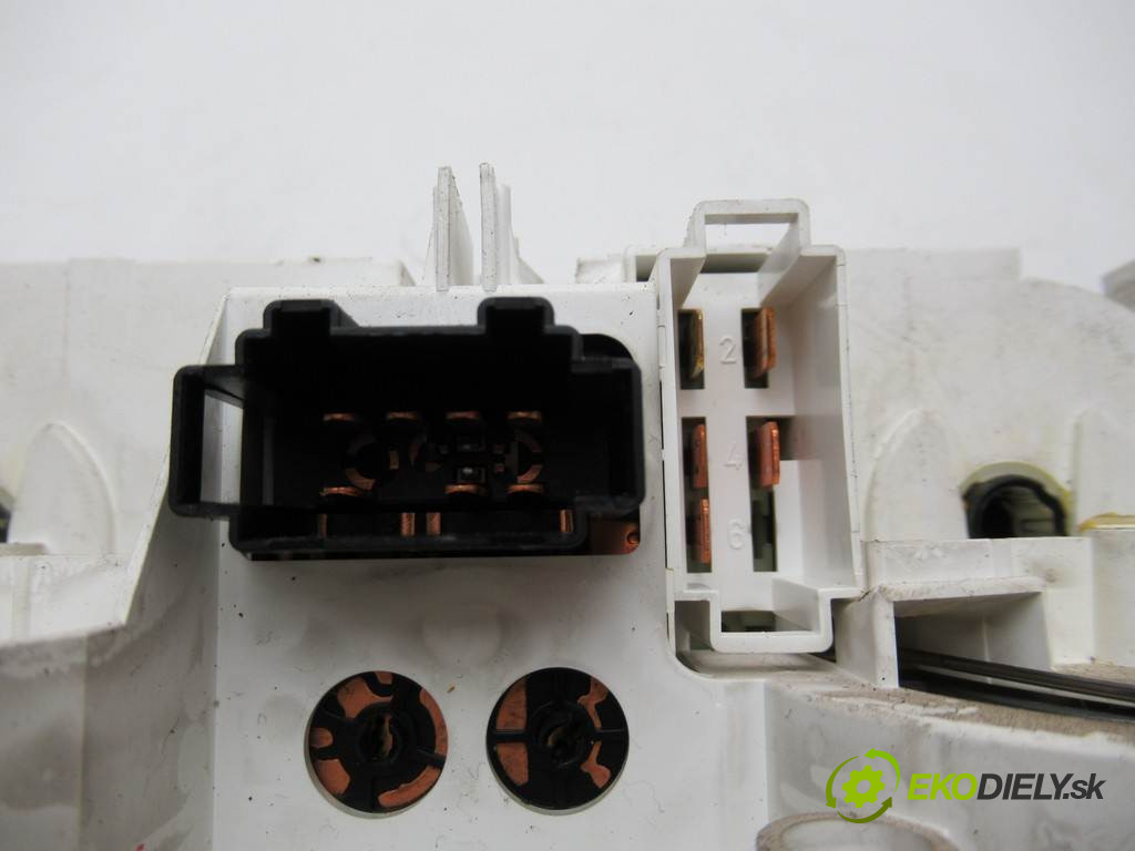 Volkswagen Golf IV       0  panel ovládaní topení 1J0820045F