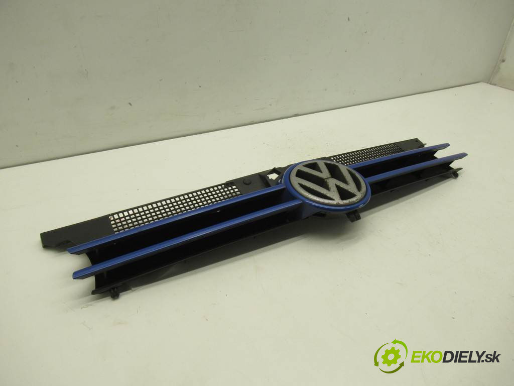 Volkswagen Golf IV       0  mriežka maska 1J0853651C