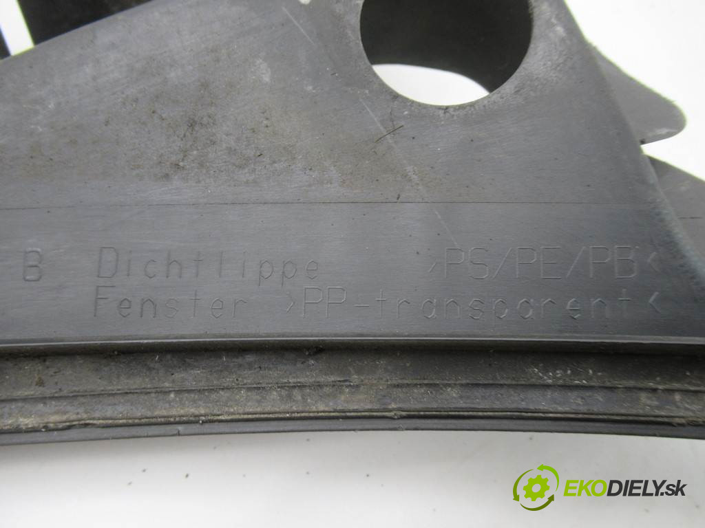Volkswagen Golf IV       0  torpédo, plast pod čelné okno 1J1819415B