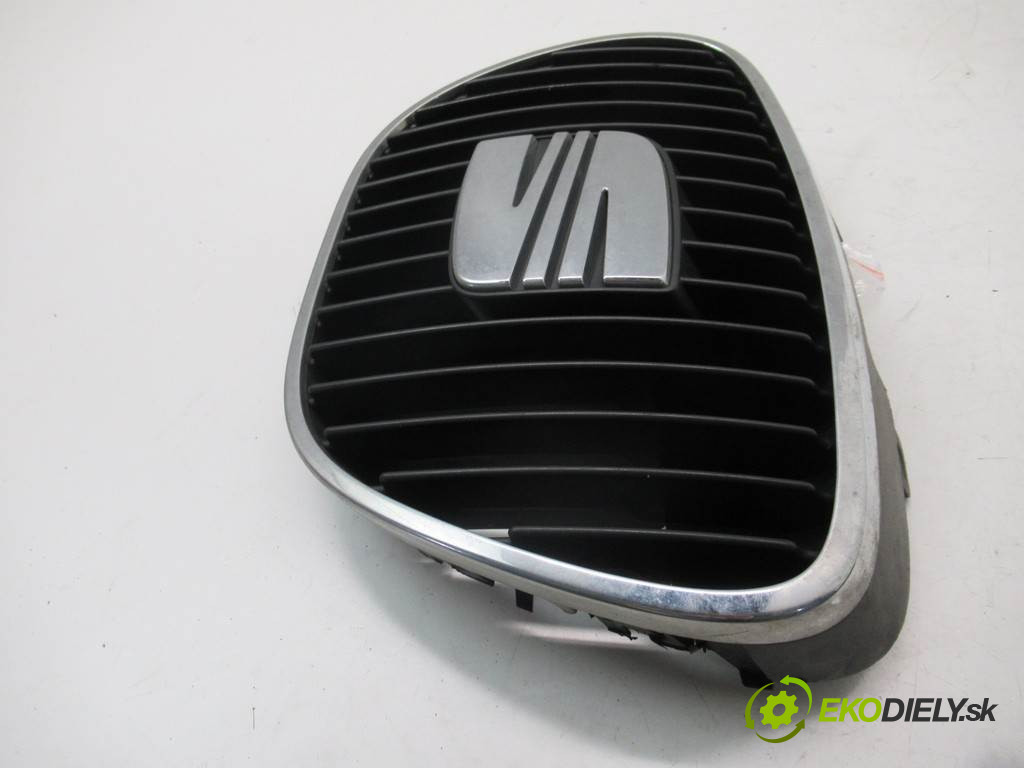 Seat Ibiza III 6L       0  mřížka maska 6L0853651