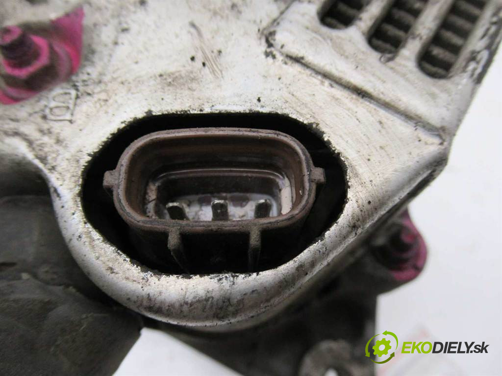 Toyota Corolla E11       0  alternátor 27060-11270