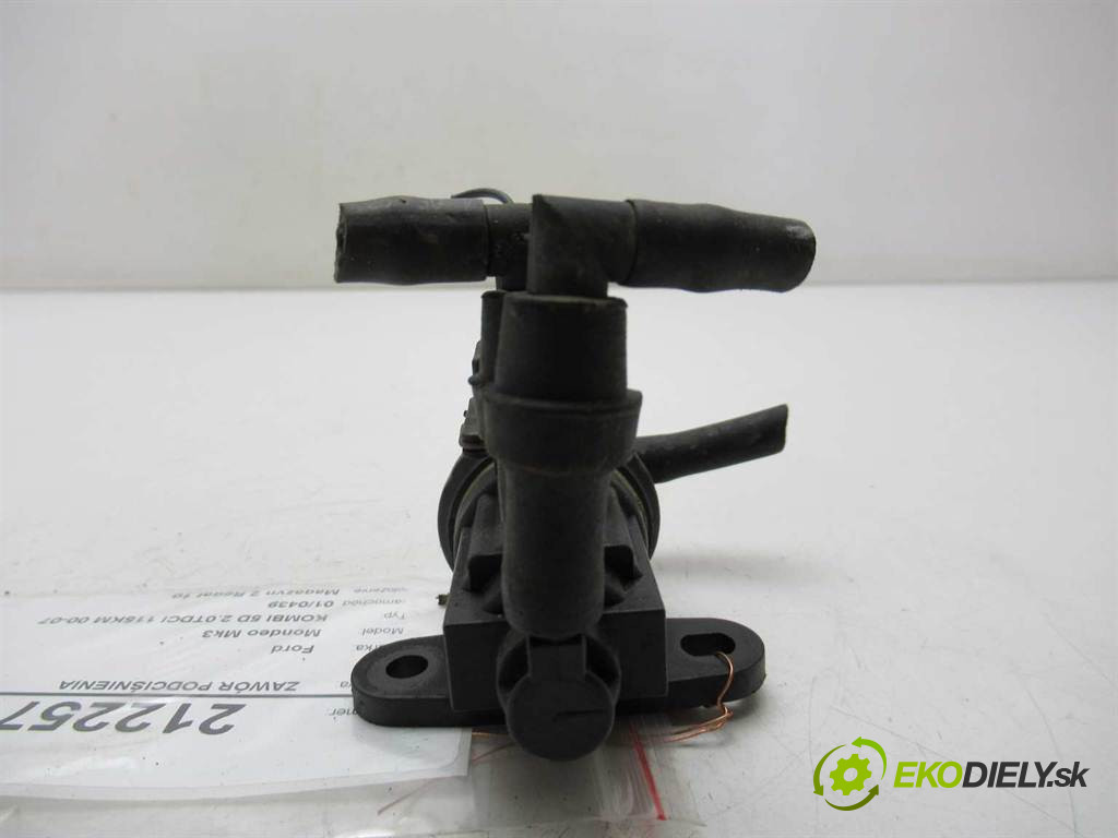 Ford Mondeo Mk3       0  ventil tlaku 3S7Q-9E882-AA