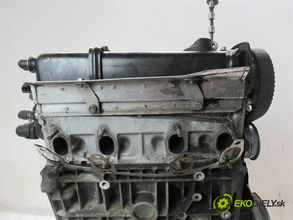 Audi A4 B5       0  motor AHL