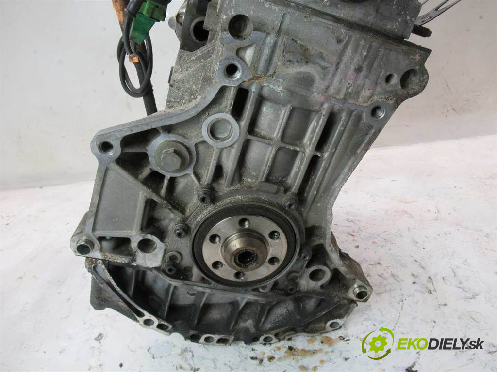 Audi A4 B5       0  motor AHL