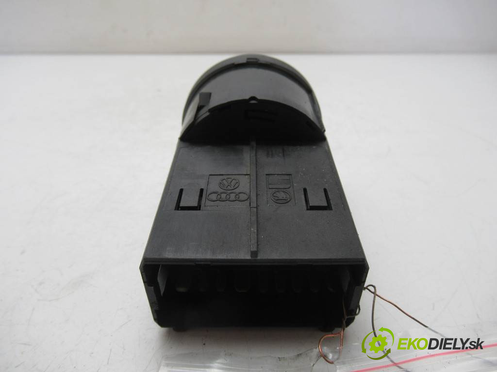 Volkswagen Passat B5       0  spínač svetiel na prístrojovej doske 1C0941531C