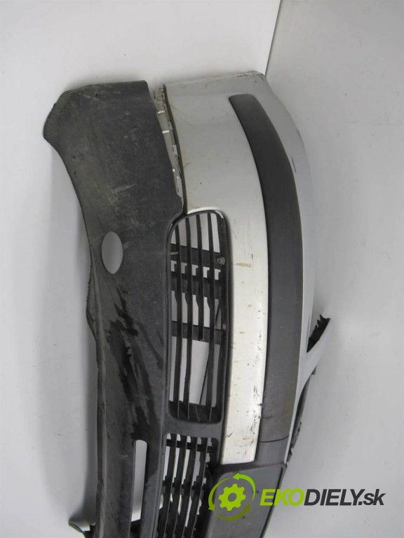 Volkswagen Passat B5       0  nárazník predný