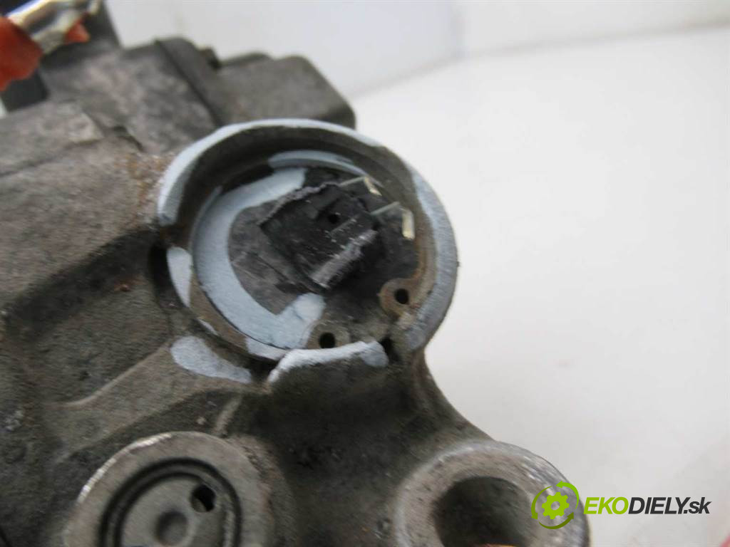 Toyota Yaris II       0  kompresor klimatizace 447260-2331