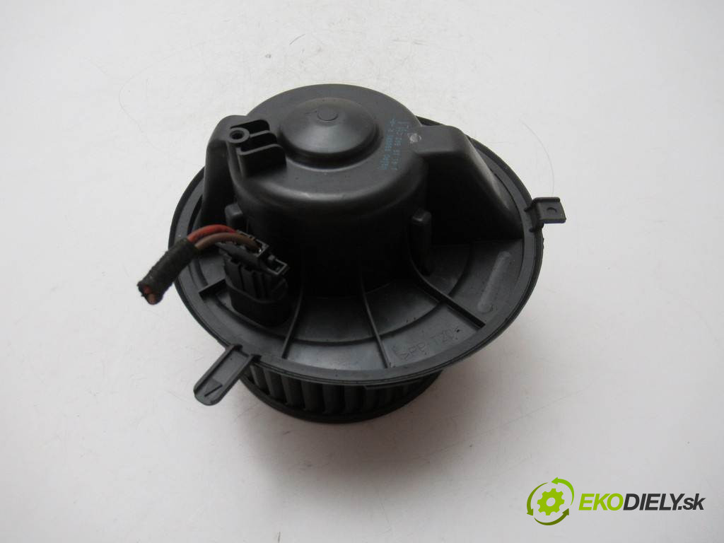 Skoda Octavia II LIFT       0  ventilátor - topení