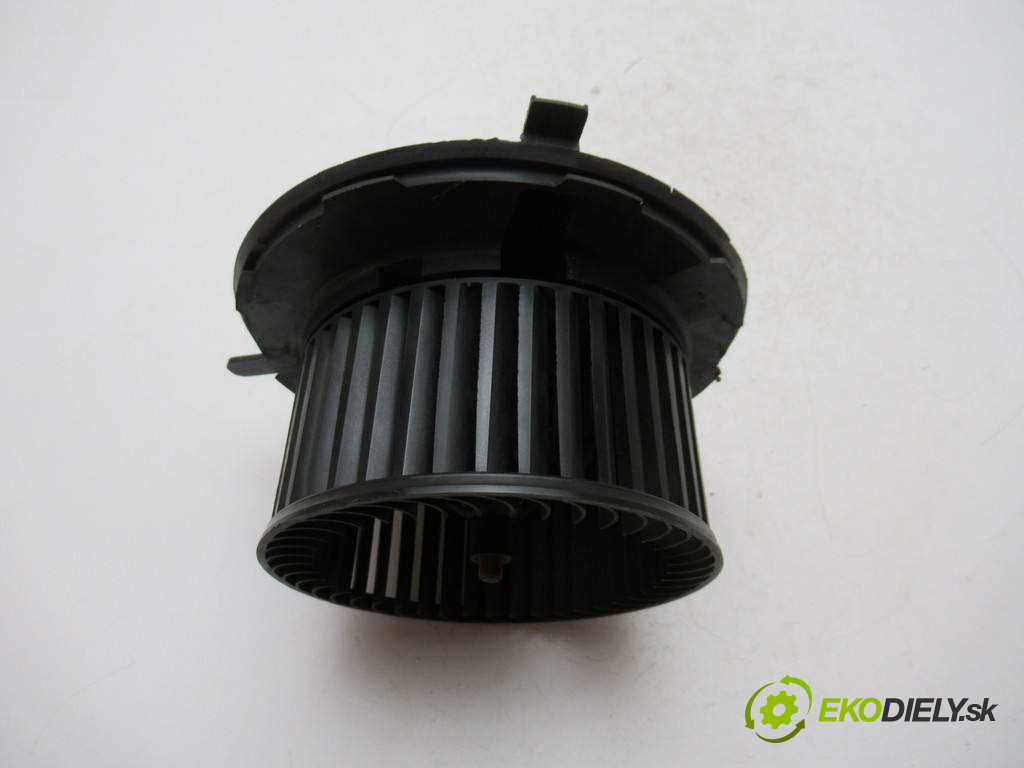 Skoda Octavia II LIFT       0  ventilátor - topení