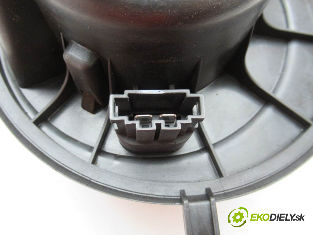 Skoda Octavia II LIFT       0  ventilátor - topení