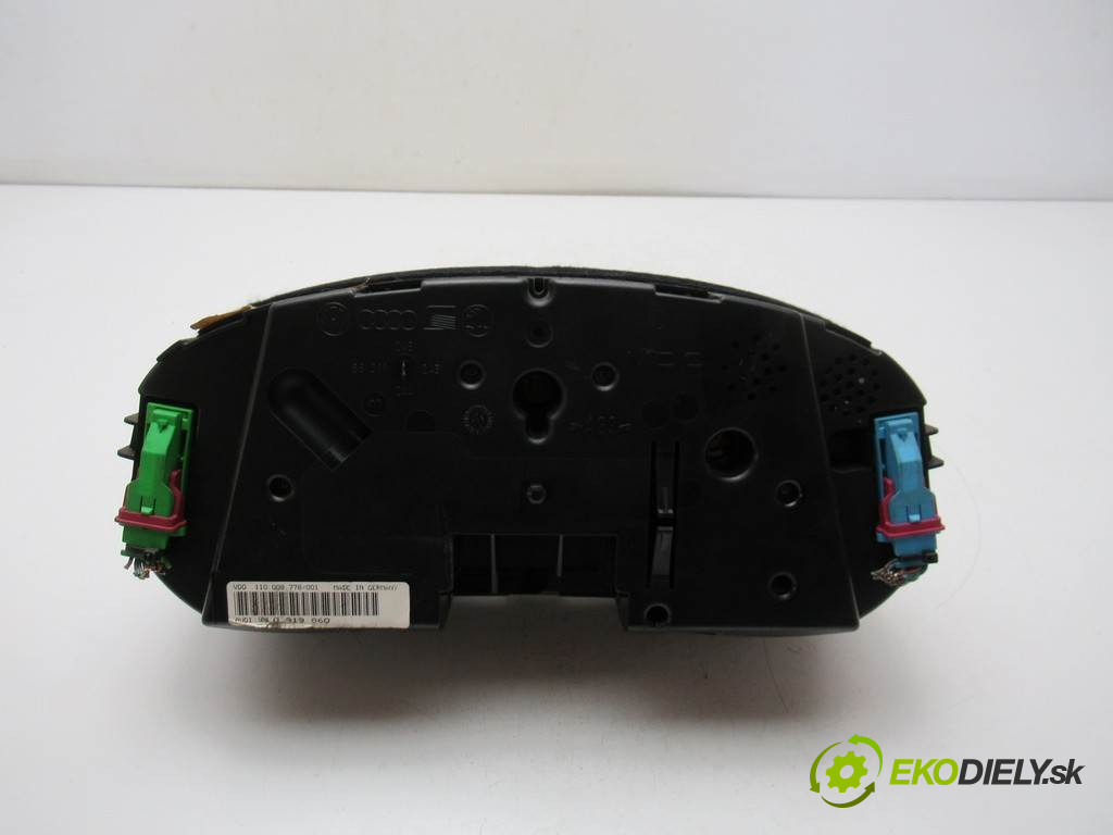Audi A3 8L       0  prístrojovka 8L0919860