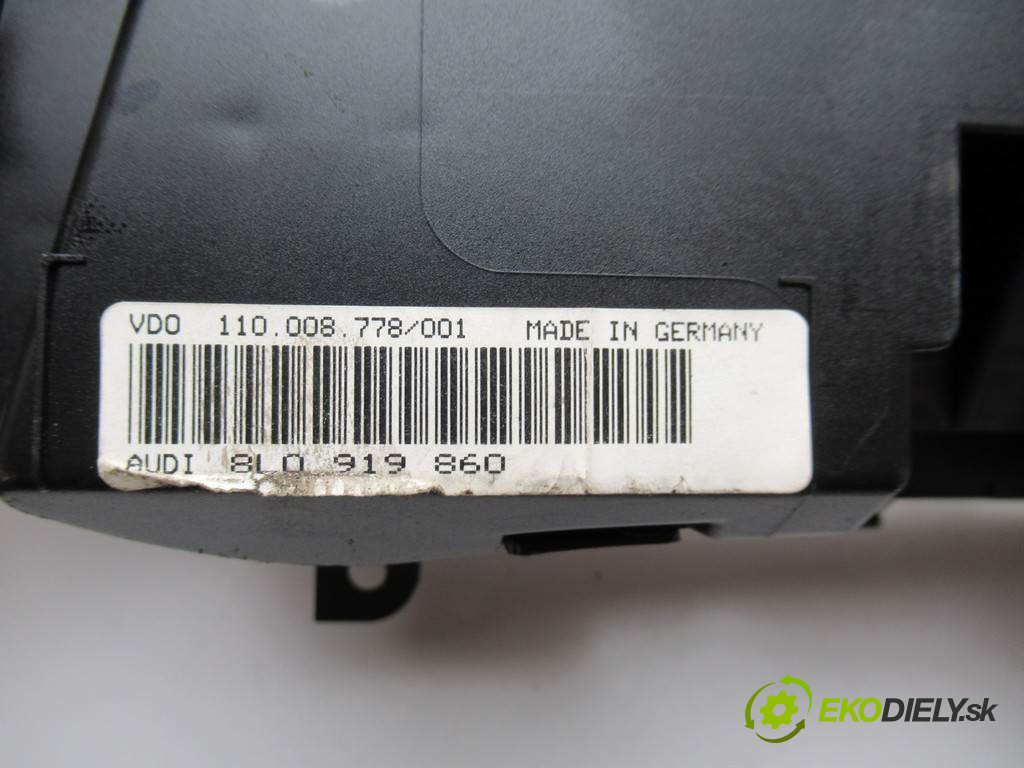 Audi A3 8L       0  prístrojovka 8L0919860
