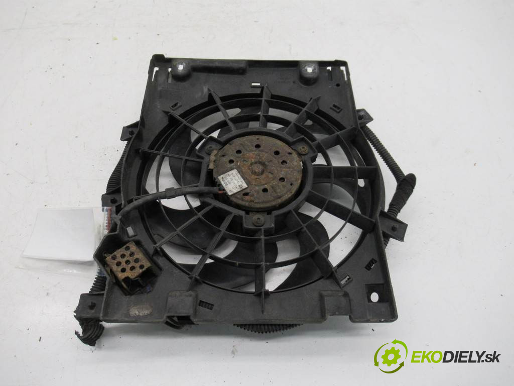 Opel Astra H       0  ventilátor klimatizace 13132559