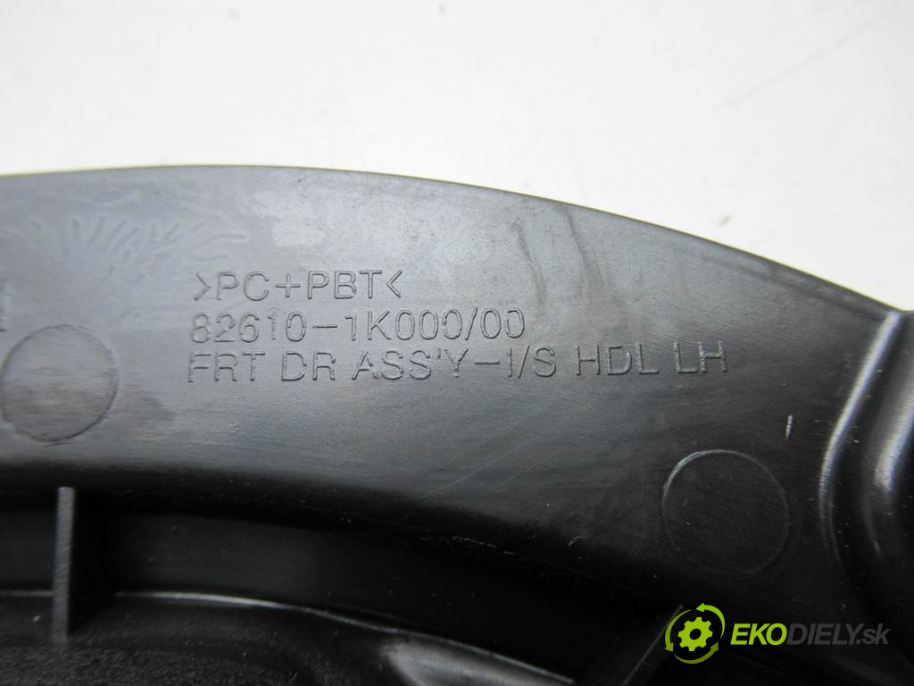 Hyundai ix20       0  klika přední část levá strana vnitřní