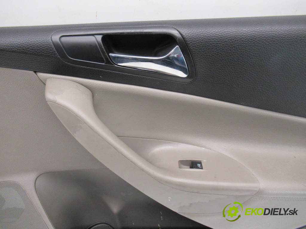 Volkswagen Passat B6       0  ča dveře přední část pravý tapacír