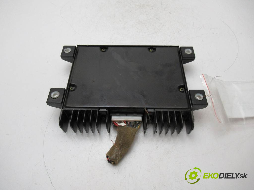 Mazda 6       0  zosilňovač GM1A-66-92X