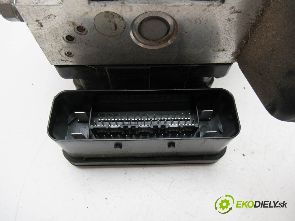 Mazda 3 II       0  pumpa abs 8V61-2C405-AG