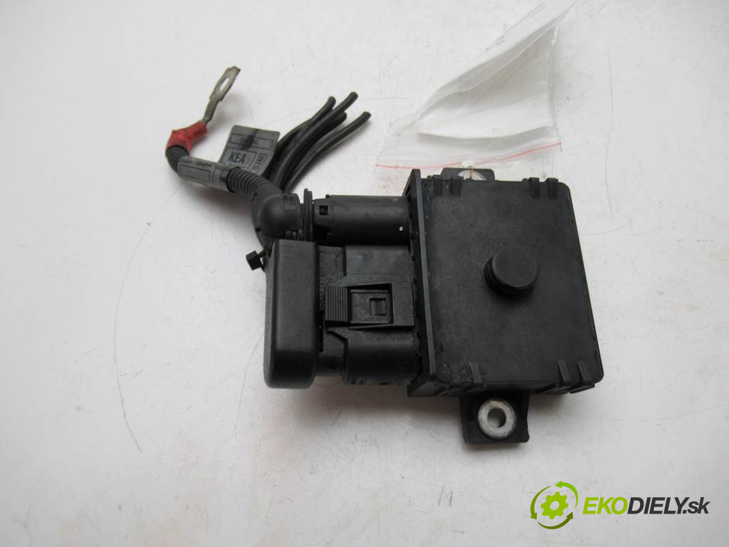 BMW 3 E46       0  relé svíček žhavení 0522120101