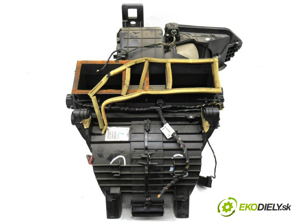 Peugeot 407       0  obal kúrenia kombajn