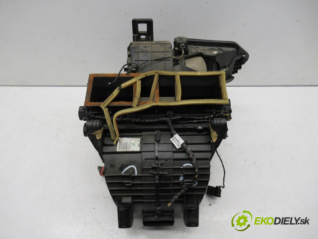 Peugeot 407       0  obal kúrenia kombajn