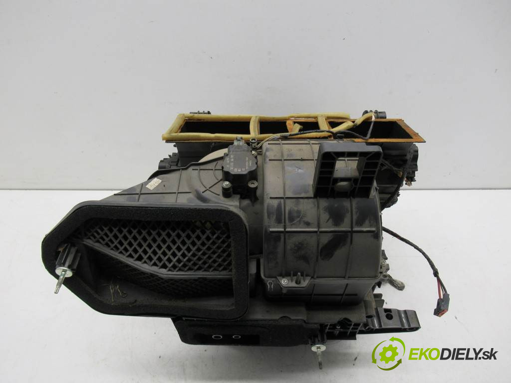 Peugeot 407       0  obal kúrenia kombajn