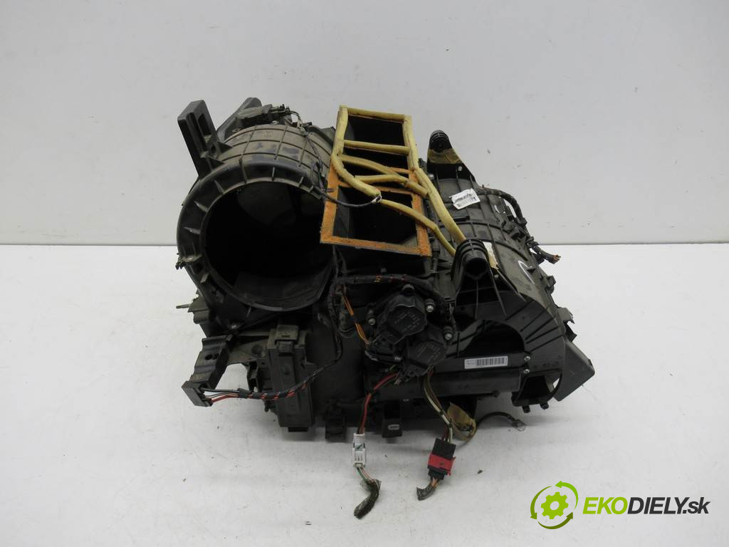 Peugeot 407       0  obal kúrenia kombajn