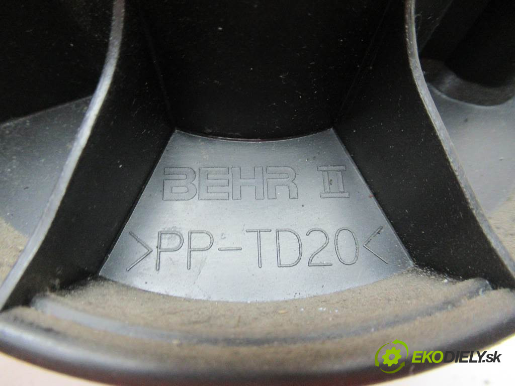 Peugeot 307 SW       0  ventilátor - topení