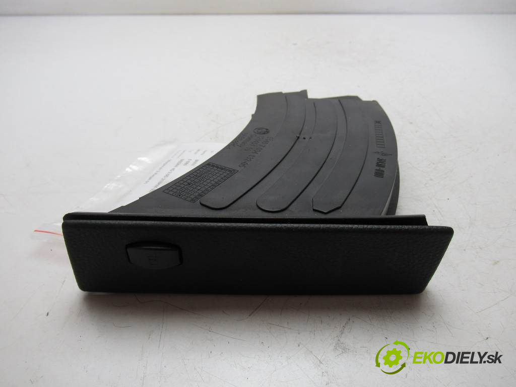 BMW 5 E60       0  držák na nápoje 7034132