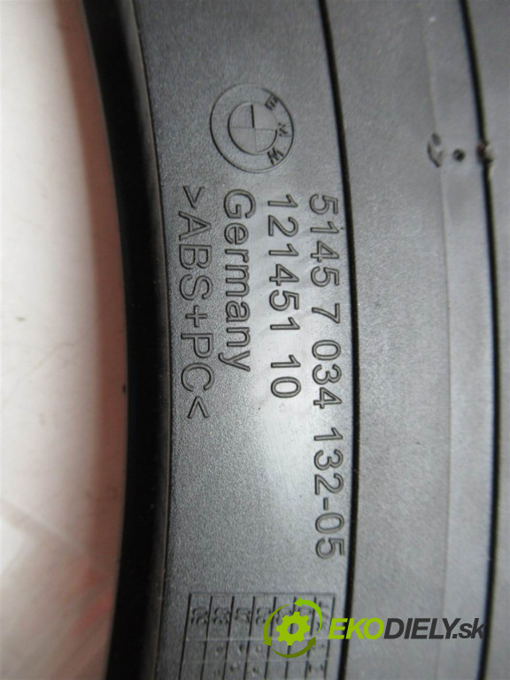BMW 5 E60       0  držák na nápoje 7034132