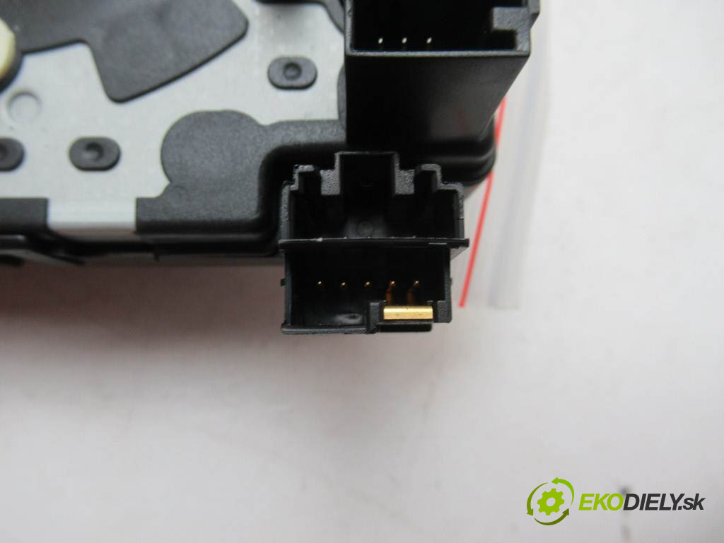 Audi A3 8L FL       0  krúžok, slimák airbag 1J0959654J